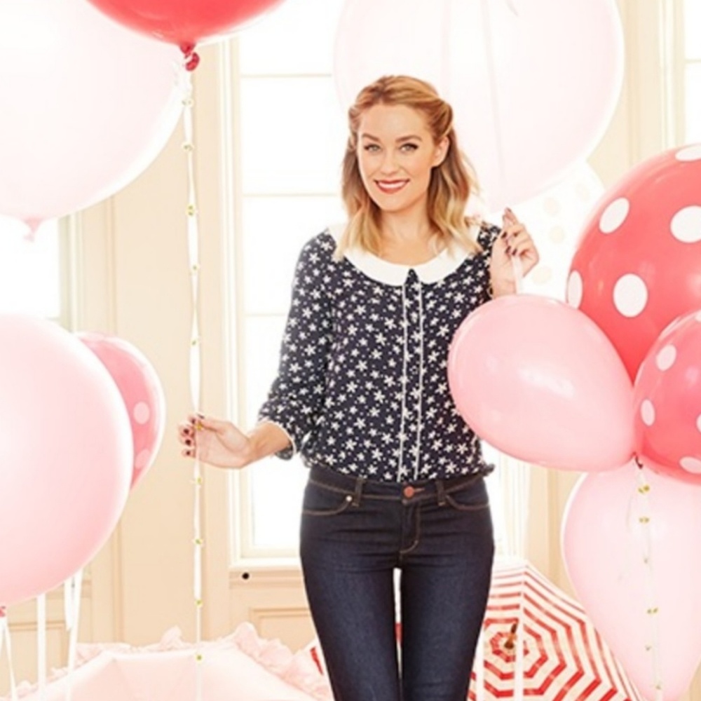 Disney | sailor navy collared daisy print top
